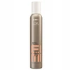 Wella Wella EIMI itin stiprios fiksacijos putos, suteikiančios plaukams apimties, 300 ml
