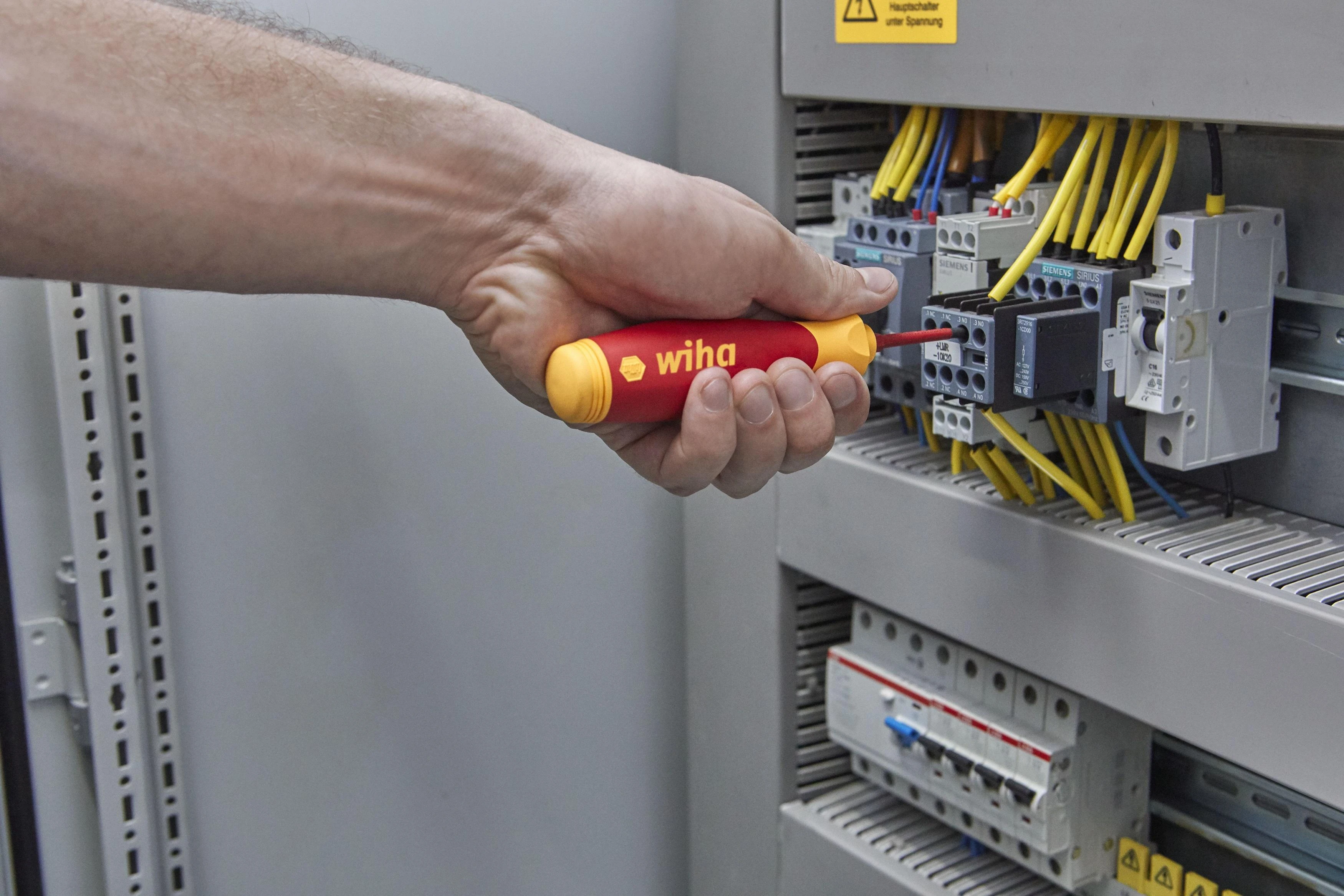 Atsuktuvas su antgaliais (4 vnt.) WIHA PocketMax® 1000V, Elektrikams