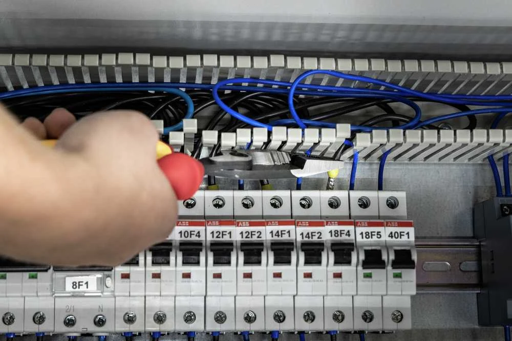 Daugiafunkcinės WIHA replės elektrikams, 8 viename