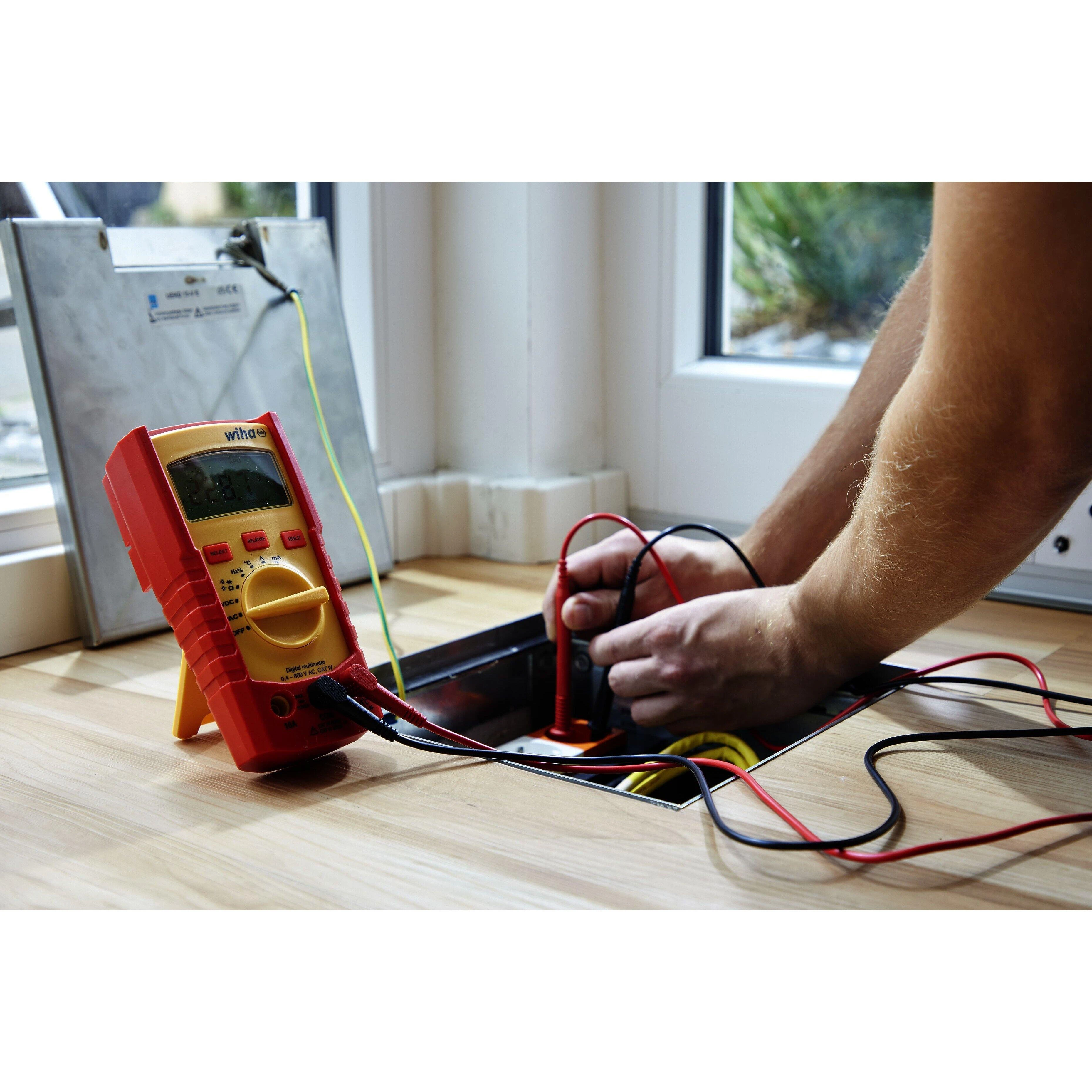 Skaitmeninis multimetras iki 600 V AC WIHA, Elektrikams