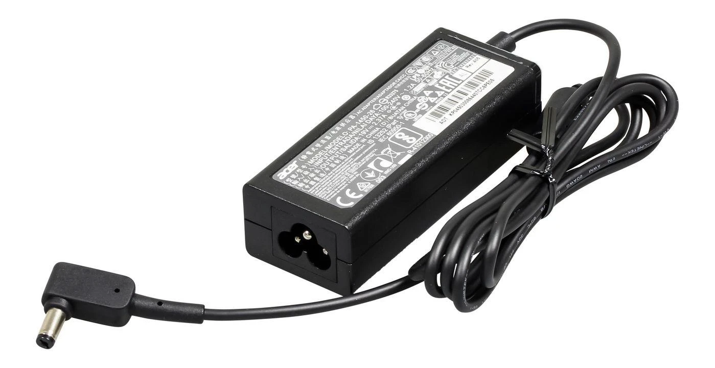 Acer 45W 19V kroviklis su techninių parametrų etikete