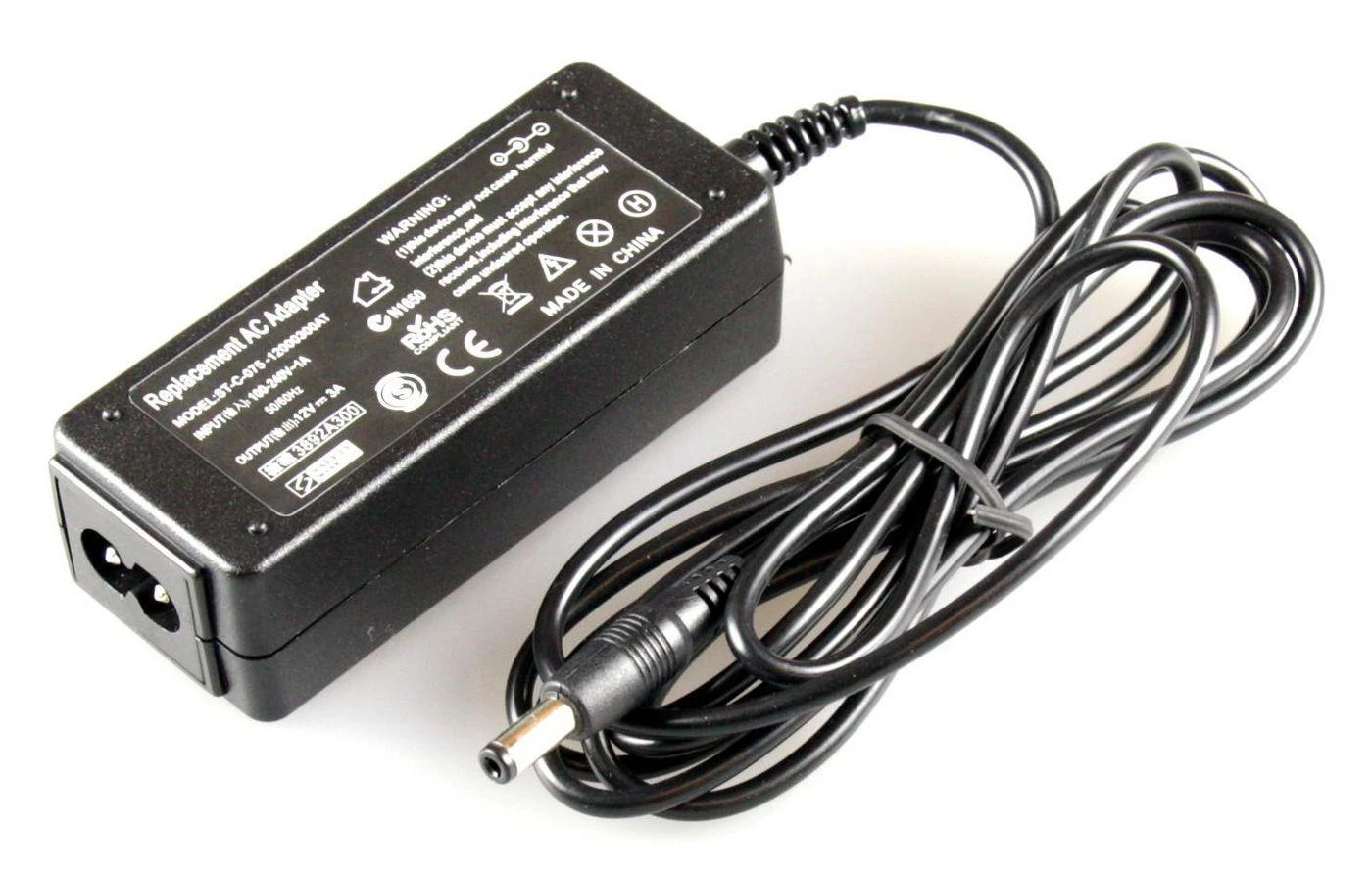 Coreparts 3A adapteris su apvalia jungtimi