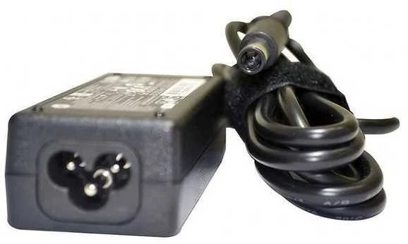 Hewlett Packard (HP) HP 45 W nešiojamojo kompiuterio kintamosios srovės adapteris 5 mm 2,3 A 19,5 V (744893-001)