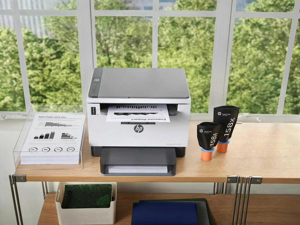 Hewlett Packard (HP) HP Color Laserjet CP5225 series Toneris Juodas (7 000 puslapių)