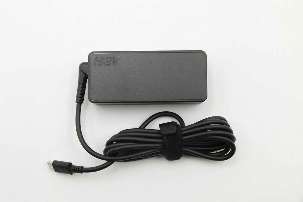 Lenovo 45W nešiojamojo kompiuterio įkroviklis su USB-C jungtimi