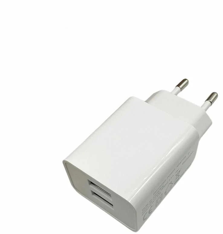 Įkroviklis MicroConnect išmaniesiems telefonams 2,4 A (PETRAVEL44)