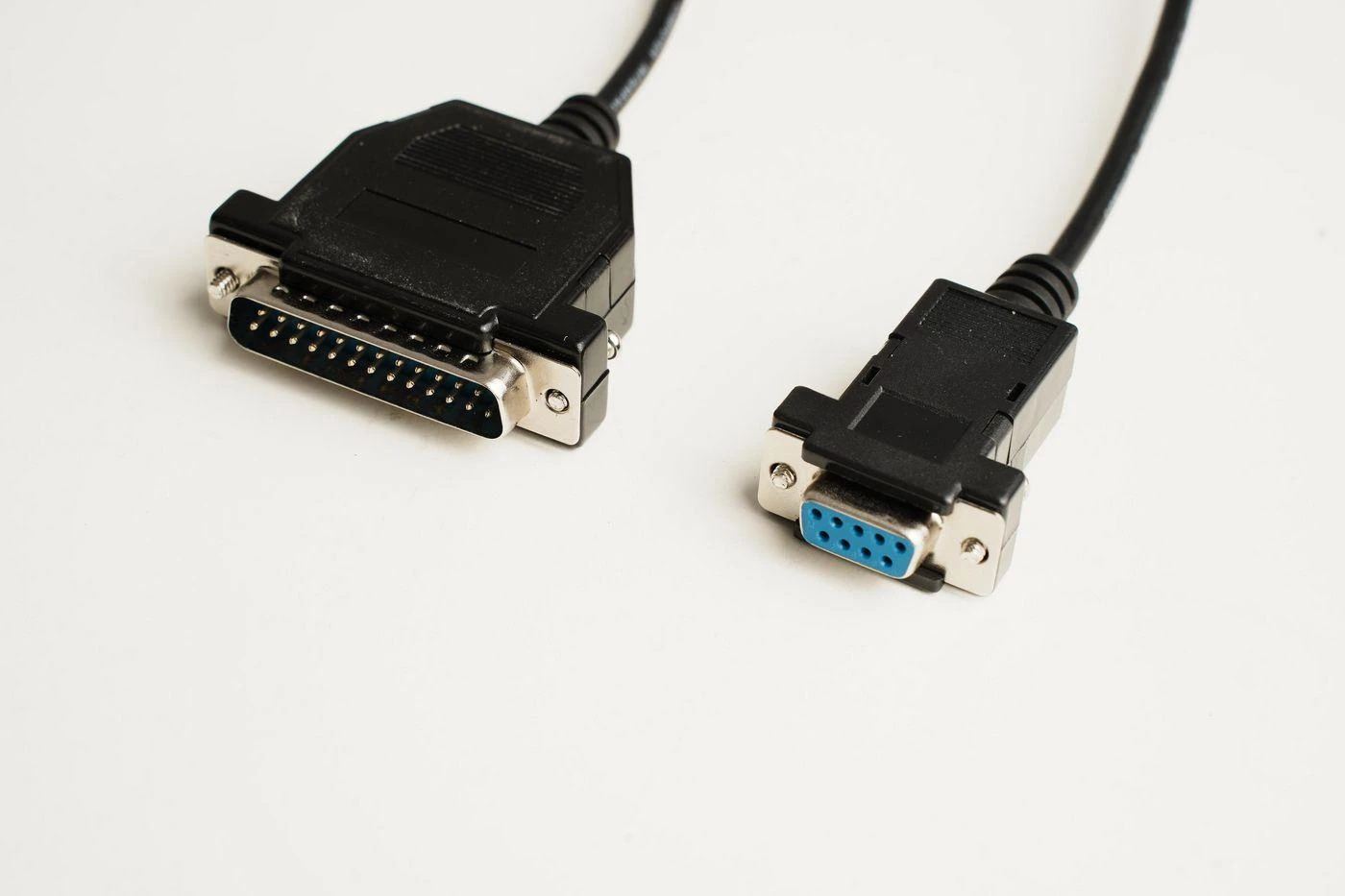 MicroConnect „Microconnect“ modemo kabelis DB9-DB25 (3M) tinklo kabelis, juodas