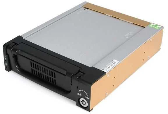 „StarTech“ SATA HDD MOBILIŲJŲ stelažų gaubtas (DRW150SATBK)
