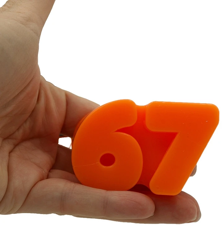 Antistresinis minkomas žaislas NeeDoh „Six Seven“ (67), 7x4 cm - Violetinė
