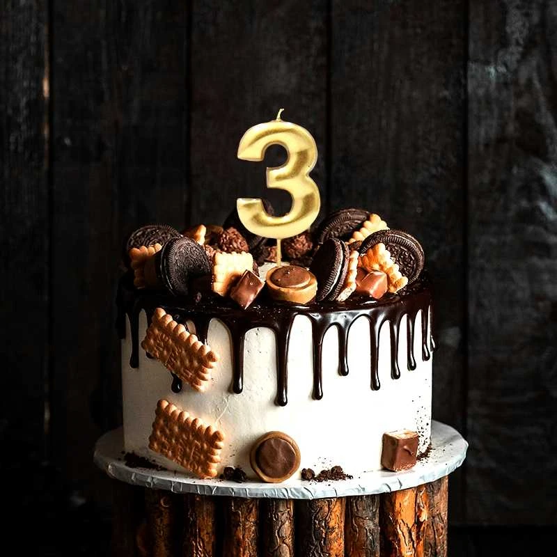 Auksinė žvakutė tortui skaičius "3"