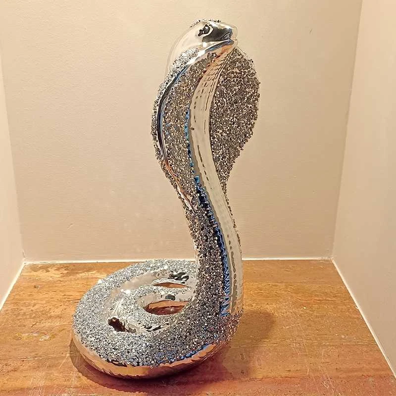 Porcelianinė gyvatės statulėlė, h 27 cm