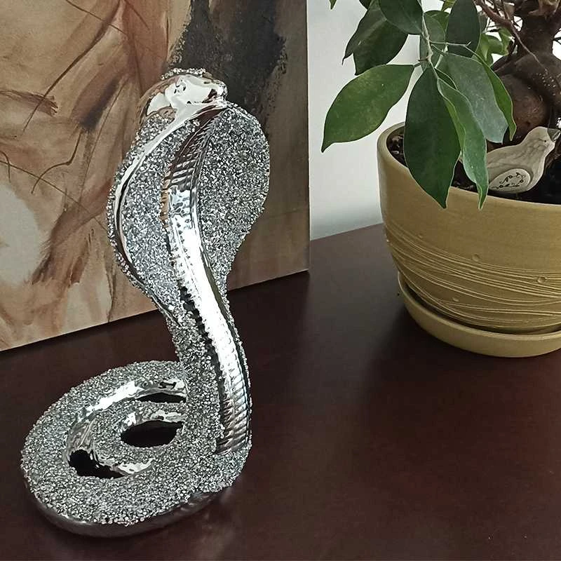 Porcelianinė gyvatės statulėlė, h 27 cm