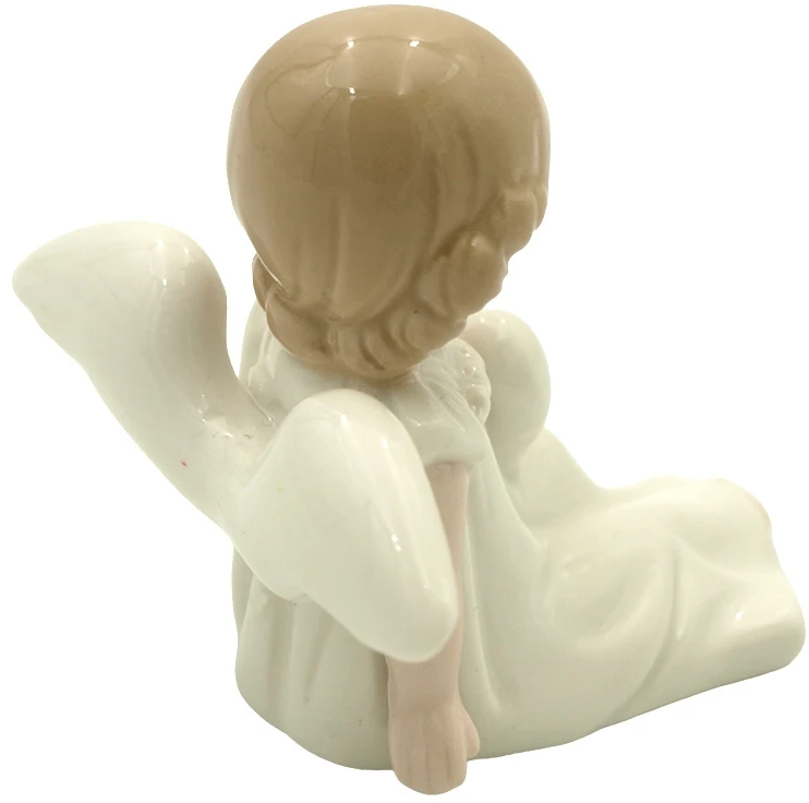 Porceliano angelo statulėlė su širdimi, h 7 cm