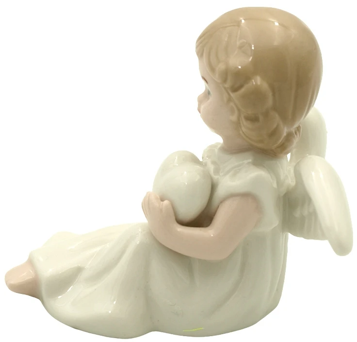 Porceliano angelo statulėlė su širdimi, h 7 cm