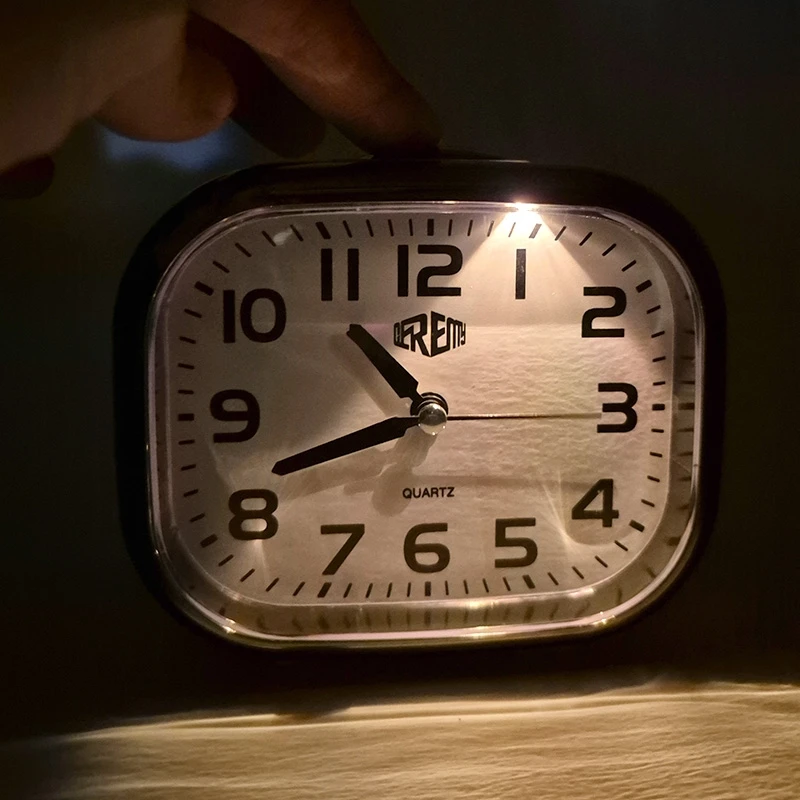 Stalinis laikrodis-žadintuvas su foniniu apšvietimu, h 11 cm