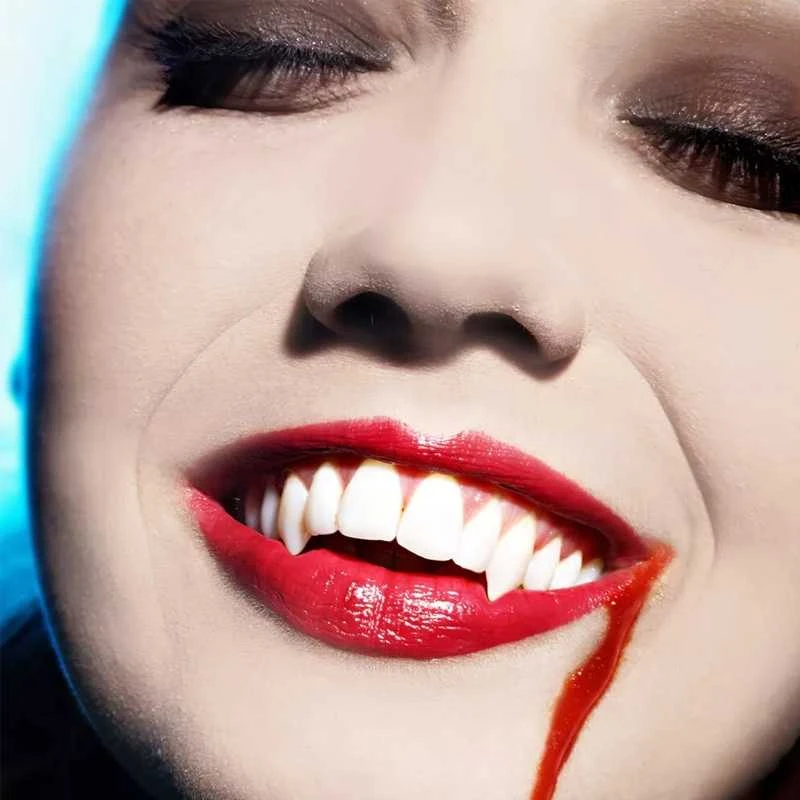 Vampyro iltys su kraujo kapsulėmis