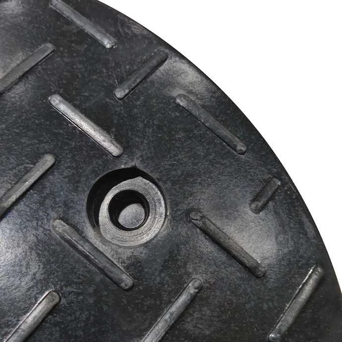 Gulintis policininkas - greičio mažinimo kalnelis Eurostal 40 cm pločio galinė dalis juoda, su skylėmis tvirtinimui H4