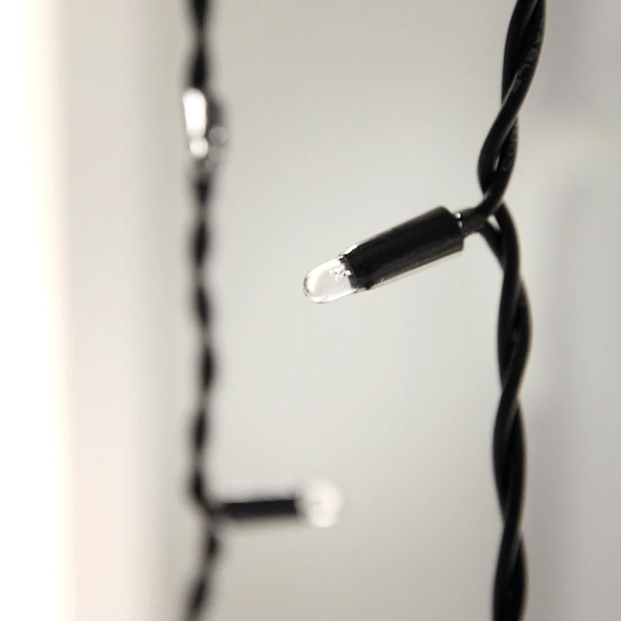 Lempučių užuolaida (šiltai baltos LED lemputės) PROLED IP67 2x2 m