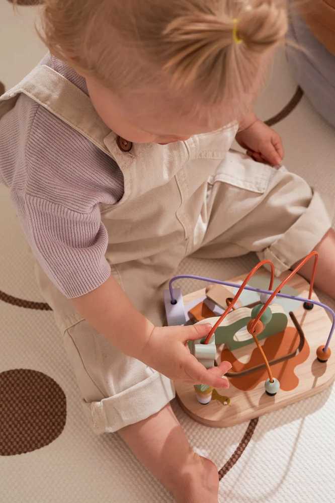 Kid's Concept veiklos žaislas - karoliukų labirintas MicroNeo