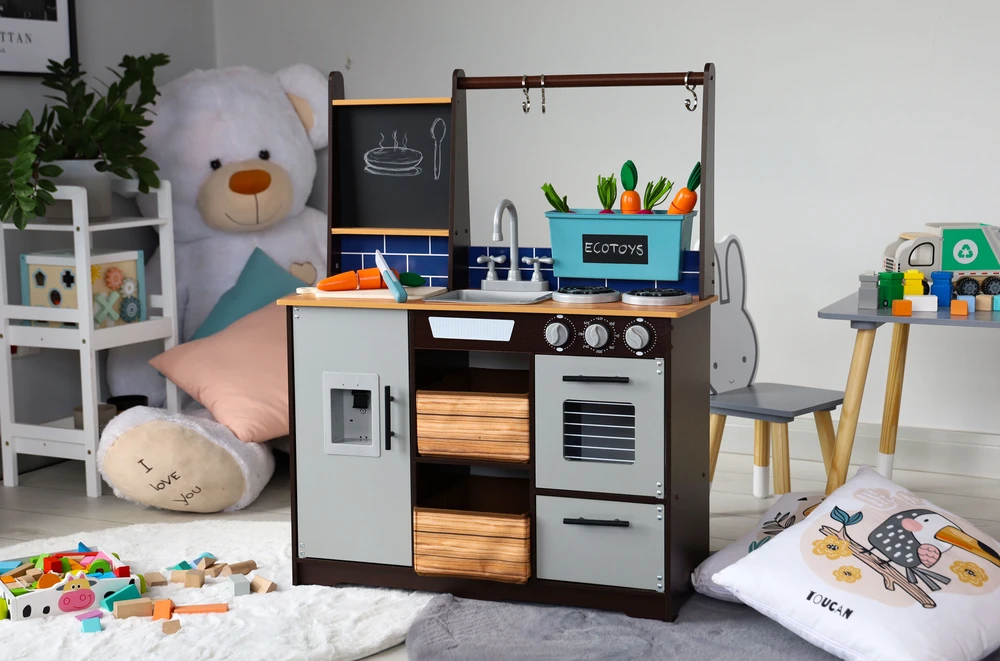 Medinė vaikų virtuvėlė su priedais ECOTOYS