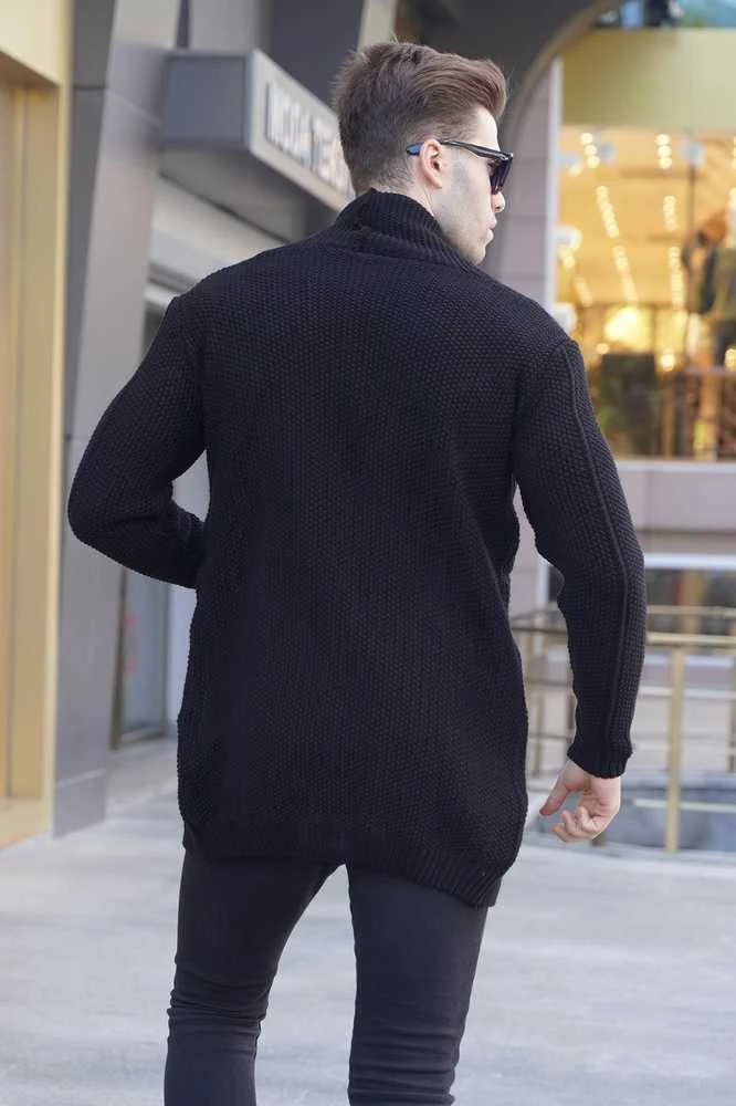 Juodos spalvos vyriškas megztinis Roget