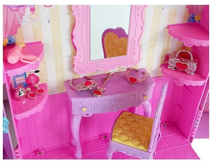 Lean Toys Lėlė su persirengimo kambariu ir priedais