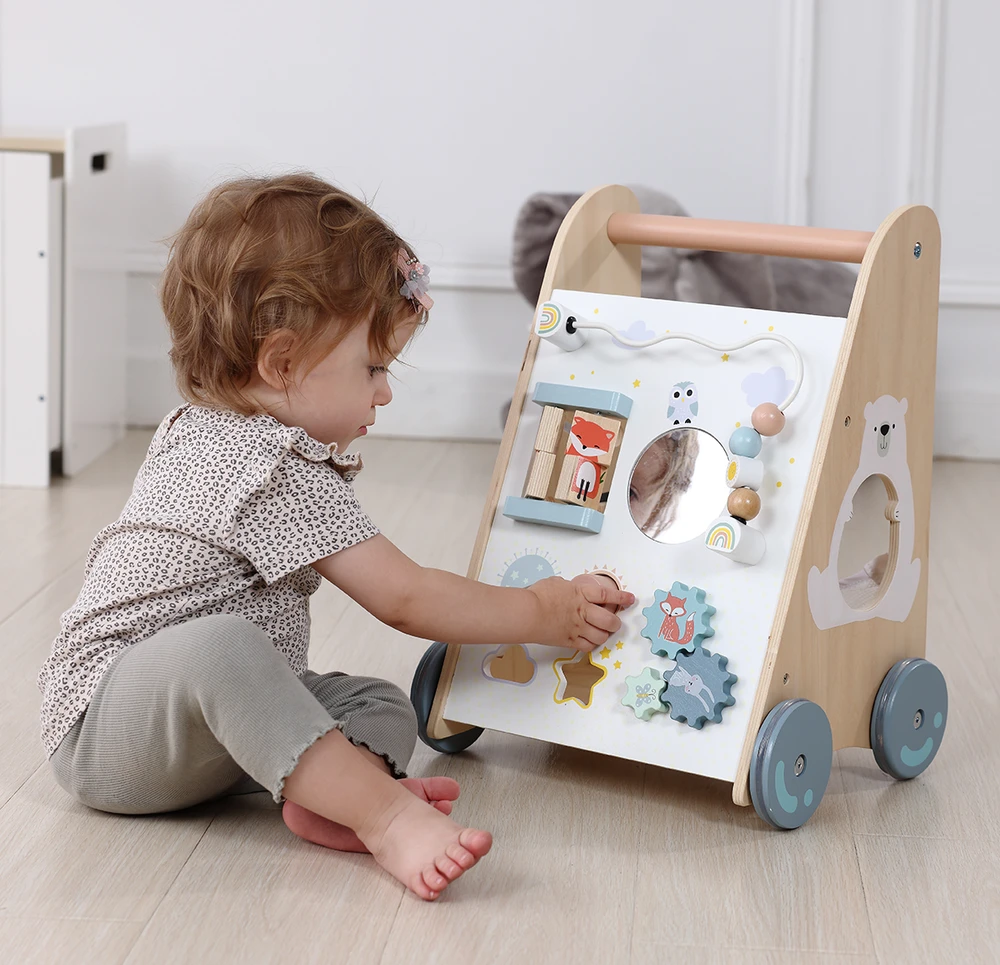 Multistore ECOTOYS medinis vežimėlis kūdikiui
