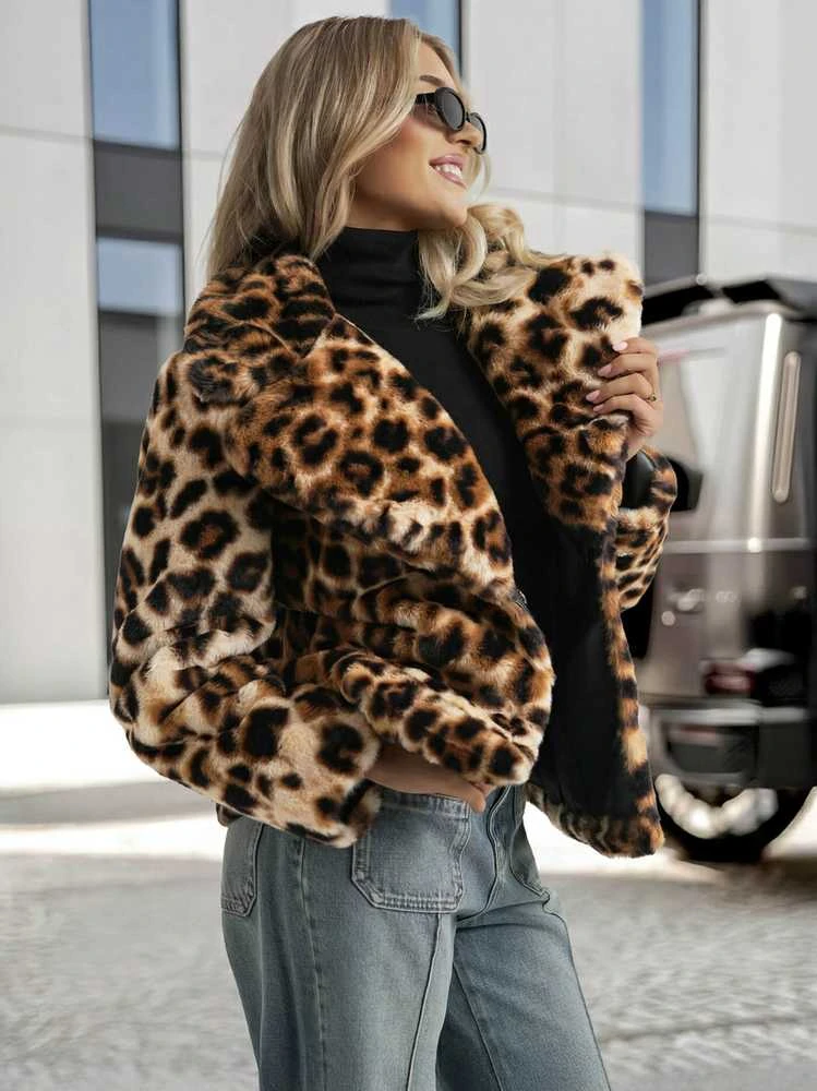 Moteriška ruda kailinė striukė su gyvūniniu raštu Leopard