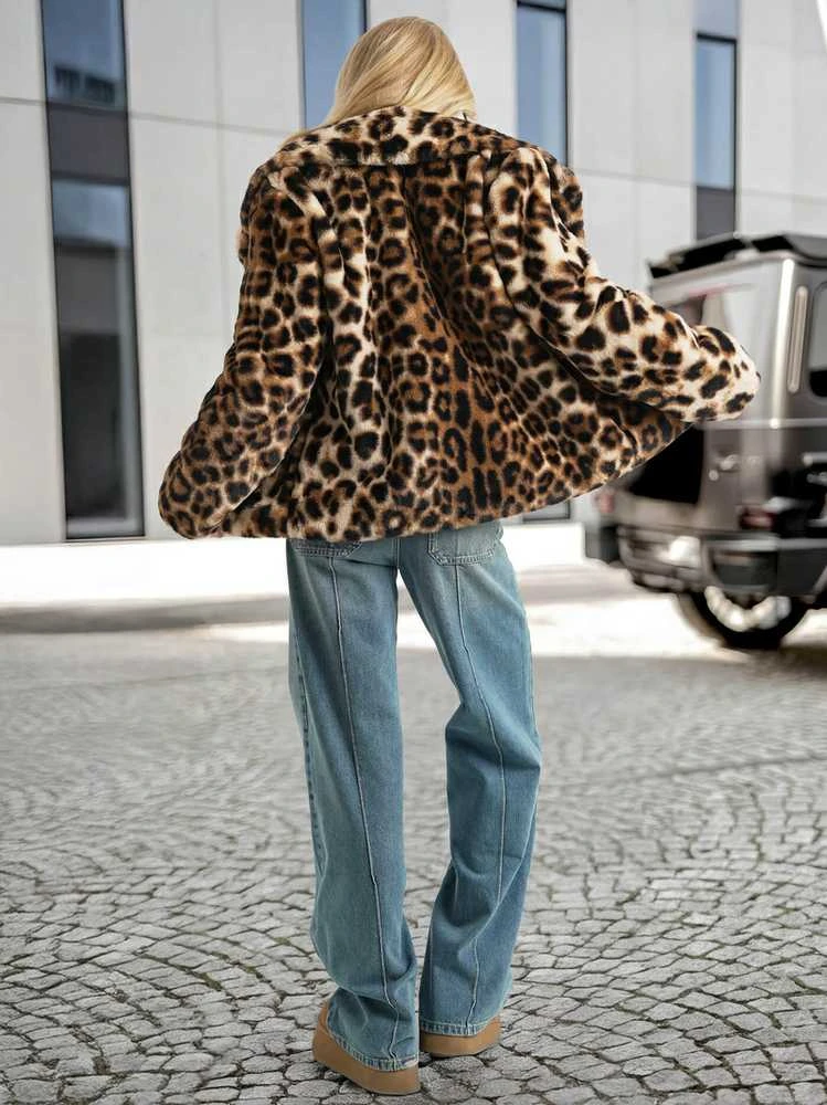 Moteriška ruda kailinė striukė su gyvūniniu raštu Leopard