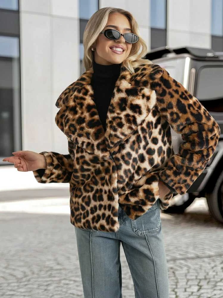 Moteriška ruda kailinė striukė su gyvūniniu raštu Leopard