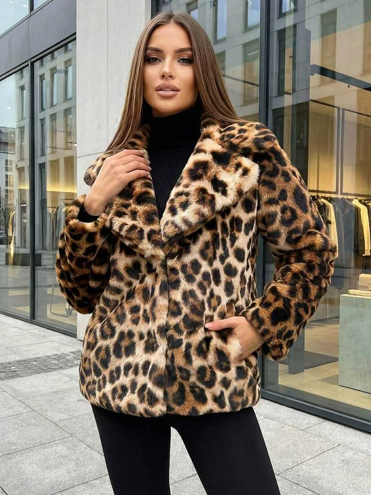 Moteriška ruda kailinė striukė su gyvūniniu raštu Leopard