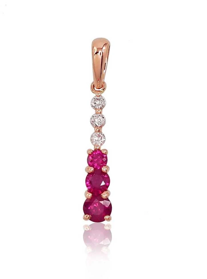 Auksinis pakabukas su brangakmeniais. Metalas: Raudonas Auksas. Praba: 585°. Akmuo: Briliantai , Rubinas - 0.65 g. - 20 mm. - Briliantai (0,039Ct), Rubinas (0,248Ct)