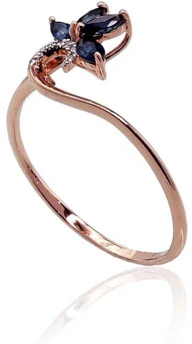 Auksinis žiedas su brangakmeniais. Metalas: Raudonas Auksas. Praba: 585°. Akmuo: Briliantai , Safyras - 18.5 - 1.12 g. - Briliantai (0,014Ct), Safyras (0,39Ct)