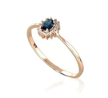 Auksinis žiedas su brangakmeniais. Metalas: Raudonas Auksas. Praba: 585°. Akmuo: Briliantai , Safyras - 16.5 - 0.88 g. - Briliantai (0,036Ct), Safyras (0,26Ct)