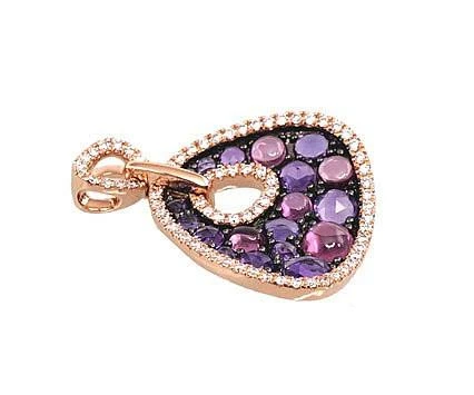 Auksinis pakabukas su brangakmeniais. Metalas: Raudonas Auksas. Praba: 585°. Akmuo: Briliantai , Ametistas , Rodolitas - 23 mm. - 2.76 g. - Briliantai (0,22Ct), Ametistas (0,62Ct), Rodolitas