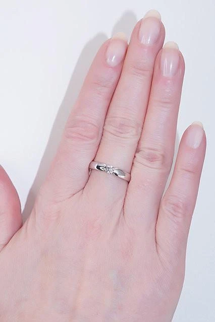 Auksinis žiedas su brangakmeniais. Metalas: Baltas Auksas. Praba: 585°. Akmuo: Briliantai - 18 - 3.6 g. - Briliantai (0,17Ct)