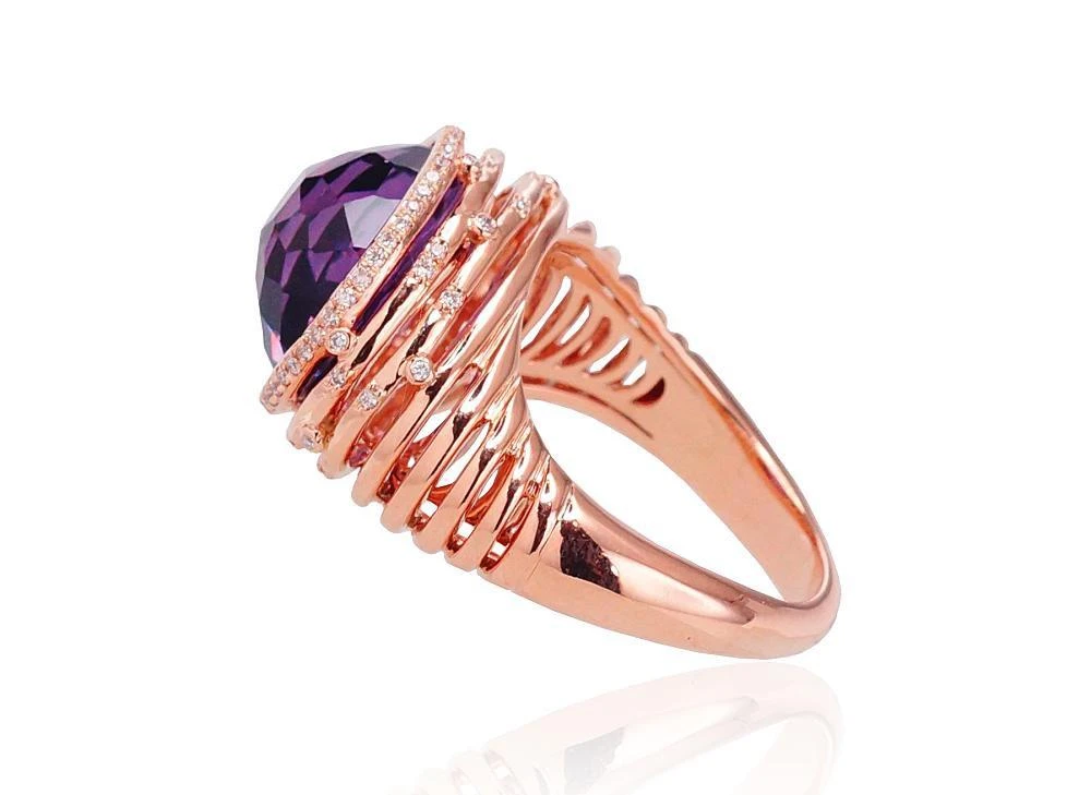 Auksinis žiedas su brangakmeniais. Metalas: Raudonas Auksas. Praba: 585°. Akmuo: Briliantai , Ametistas - 18 - 9.72 g. - Briliantai (0,192Ct), Ametistas (7,737Ct)