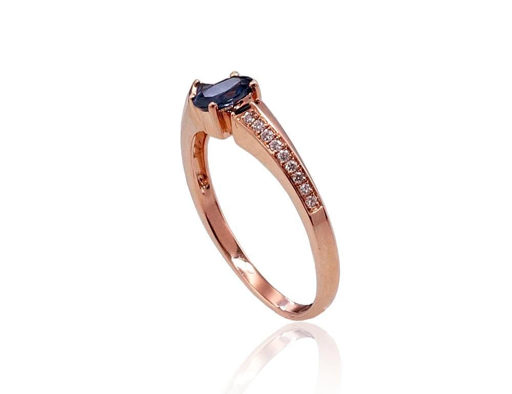 Auksinis žiedas su brangakmeniais. Metalas: Raudonas Auksas. Praba: 585°. Akmuo: Briliantai , Safyras - 18 - 2.88 g. - Briliantai (0,089Ct), Safyras (0,68Ct)