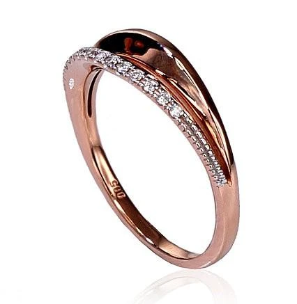 Auksinis žiedas su brangakmeniais. Metalas: Raudonas Auksas. Praba: 585°. Akmuo: Briliantai - 17 - 2.79 g. - Briliantai (0,05Ct)