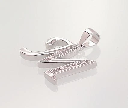 Sidabrinis Pakabukas - Vardo Raidė. Metalas: Sidabras. Praba: 925°. Akmuo: Cirkonai - 2.2 g. - 22 mm.