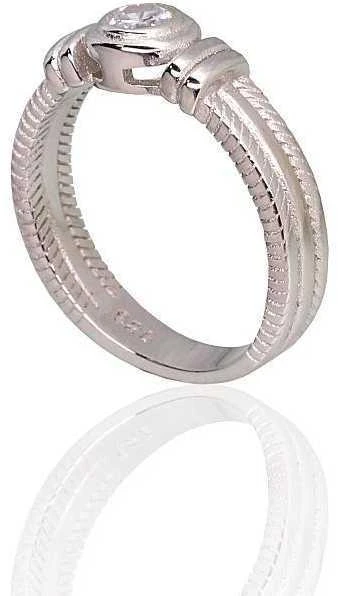 Sidabrinis sužadėtuvių žiedas. Praba: 925°, Metalas: Sidabras, Akmuo: Cirkonai - 17.5 - 4.2 g.
