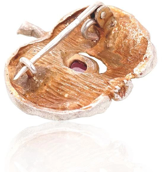 Sidabrinė sagė - 3.6 g. - 22 mm.