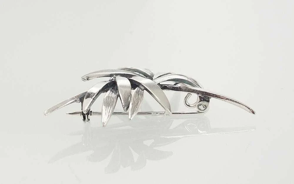 Sidabrinė sagė - 4.5 g. - 43 mm.