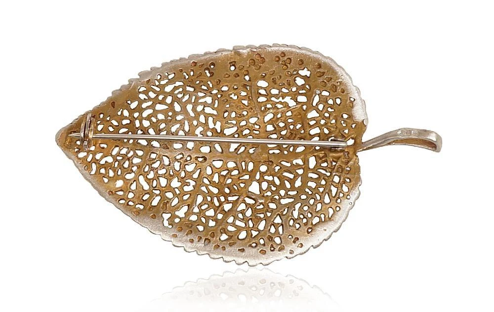 Sidabrinė sagė - 9.8 g. - 67 mm.