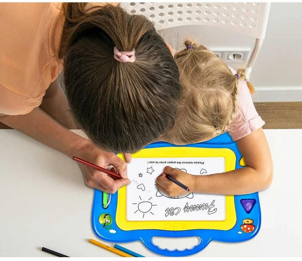 Malplay Magnetinė piešimo lenta su 4 anstpaudais