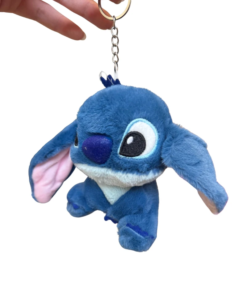 Magy Stitch pliušinis pakabutis