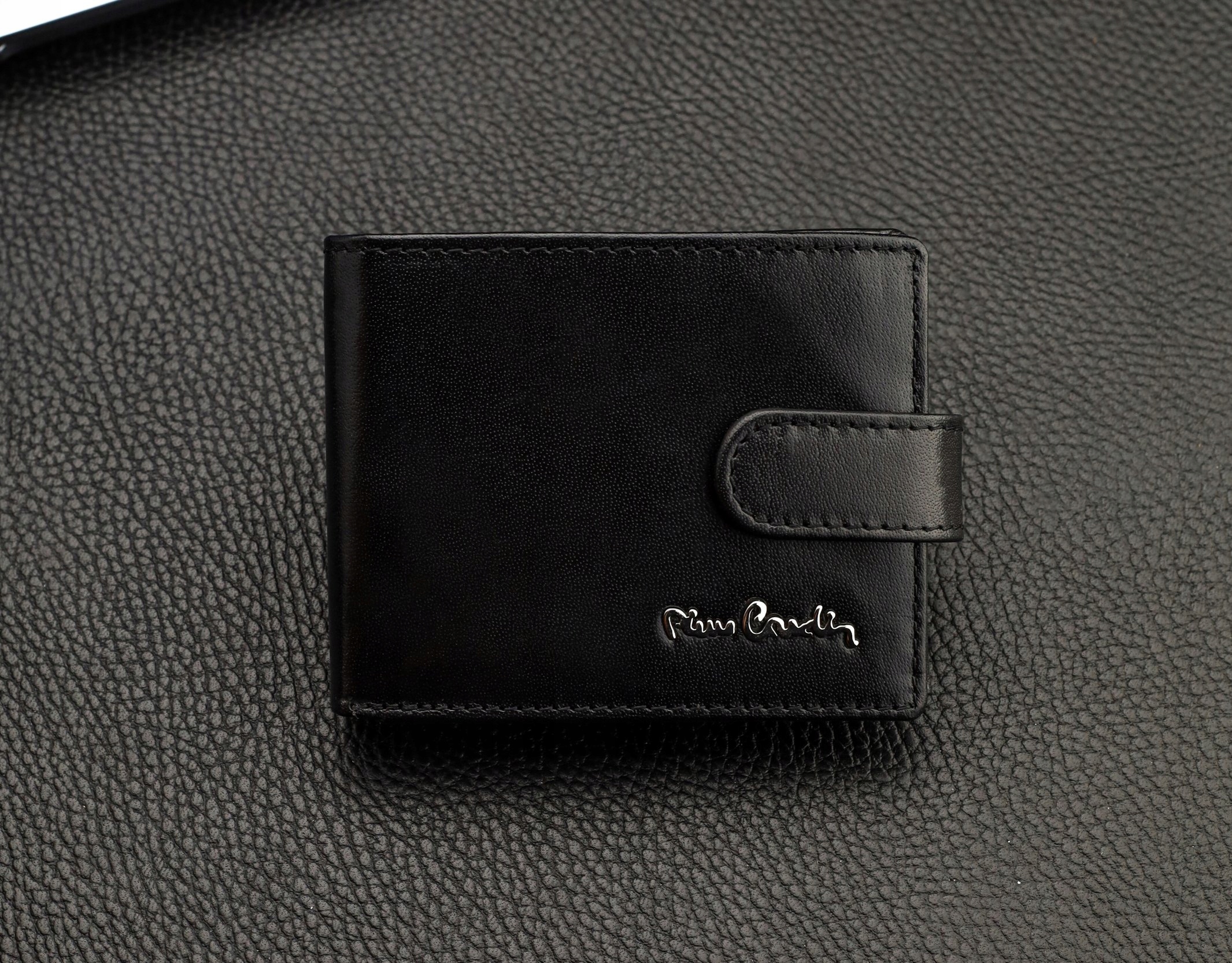 Dovanų rinkinys vyrams: odinė piniginė Pierre Cardin RFID ir diržas Stevens A423206 aprašymas - Prekės nuotrauka