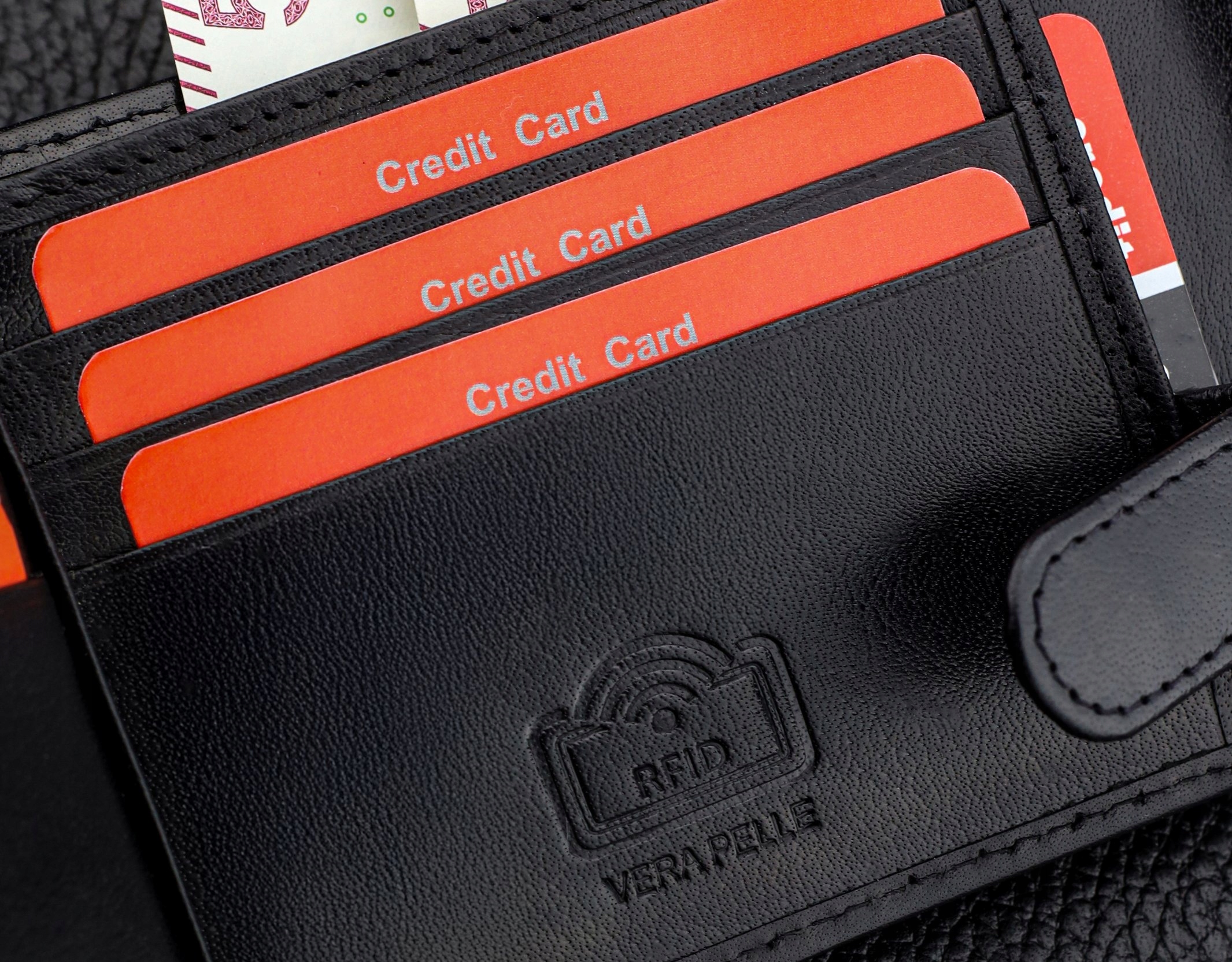 Vyriška odinė piniginė Pierre Cardin, su RFID apsauga A423606 aprašymas - Prekės nuotrauka