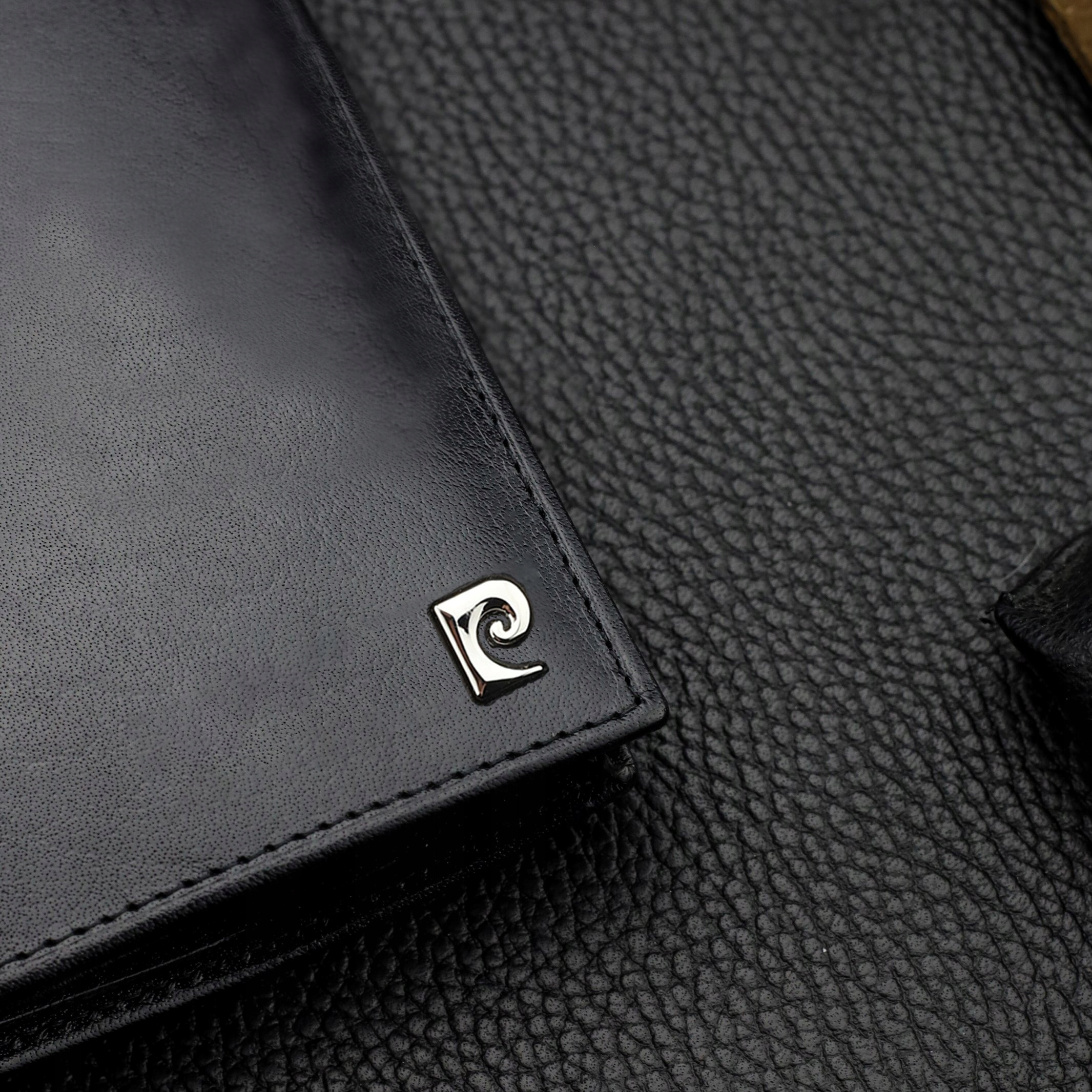 Vyriška piniginė Pierre Cardin, natūrali oda, RFID apsauga YS603 aprašymas - Prekės nuotrauka