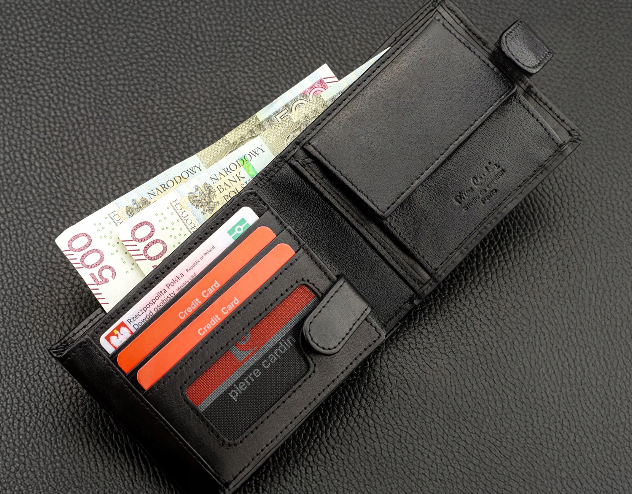 Vyriška piniginė Pierre Cardin, odinė, su RFID apsauga A423206 aprašymas - Prekės nuotrauka